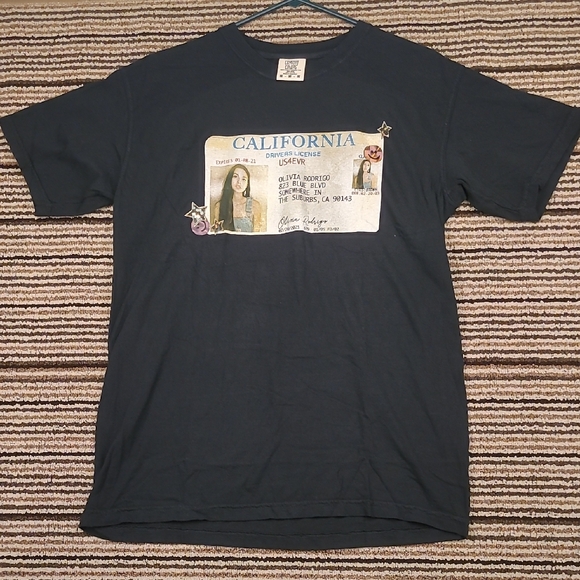 OLIVIA RODRIGO Driver License Tour Black Cotton Medium Original Run Mens T Shirt - Picture 1 of 10